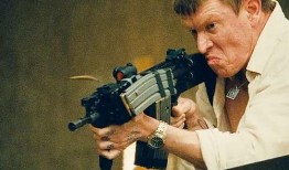 电影硬汉3在线观看,巅峰对决——巅峰对决，硬汉归来！