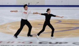 人民日报爆料滑冰视频大全,滑冰视频大全，精彩瞬间尽收眼底